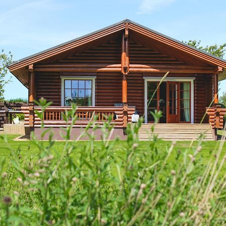Tomatin - Luxury Two Bedroom Log Cabin With Hot Tub 버윅어폰트위드 외부 사진