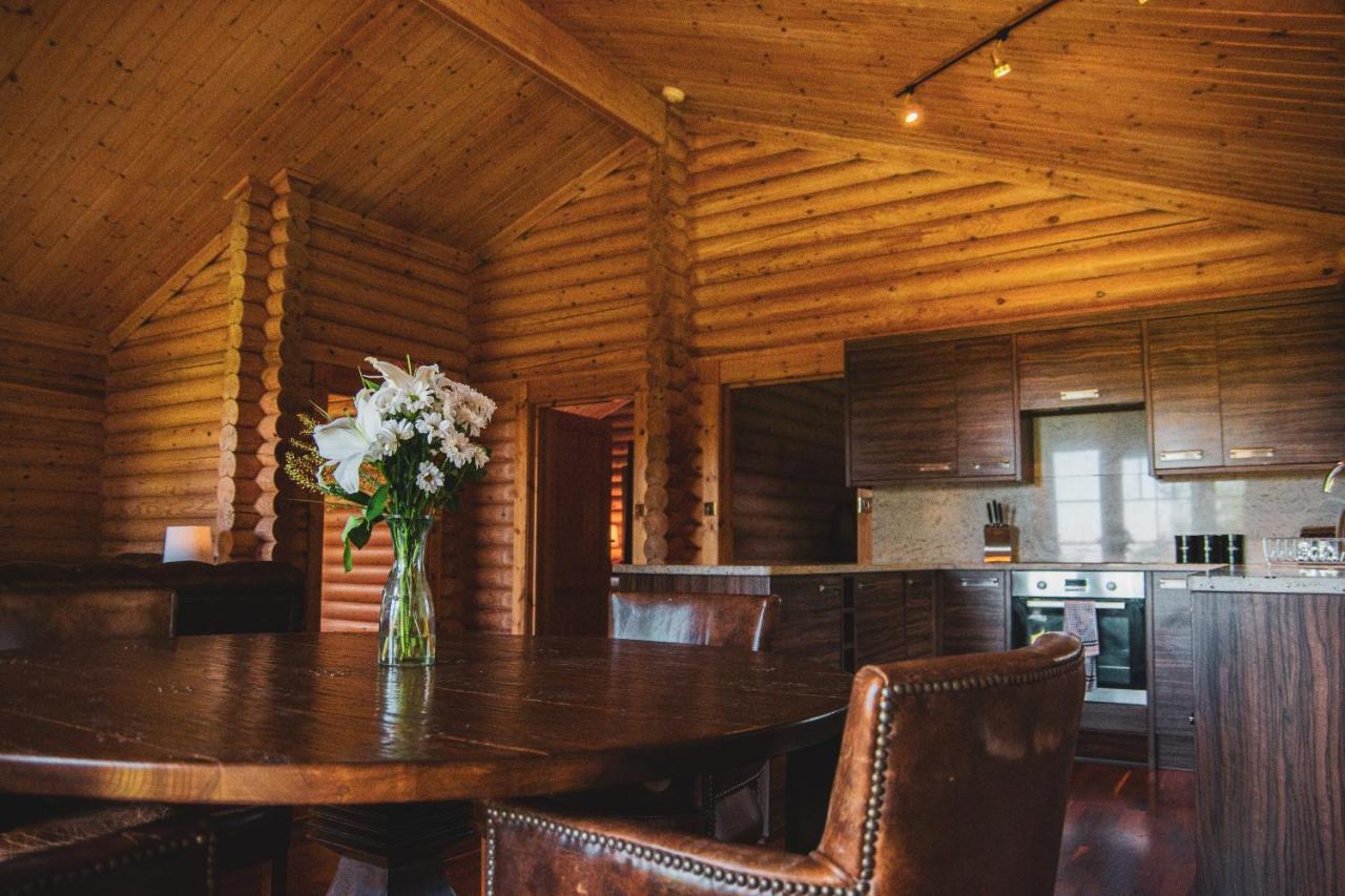 Tomatin - Luxury Two Bedroom Log Cabin With Hot Tub 버윅어폰트위드 외부 사진
