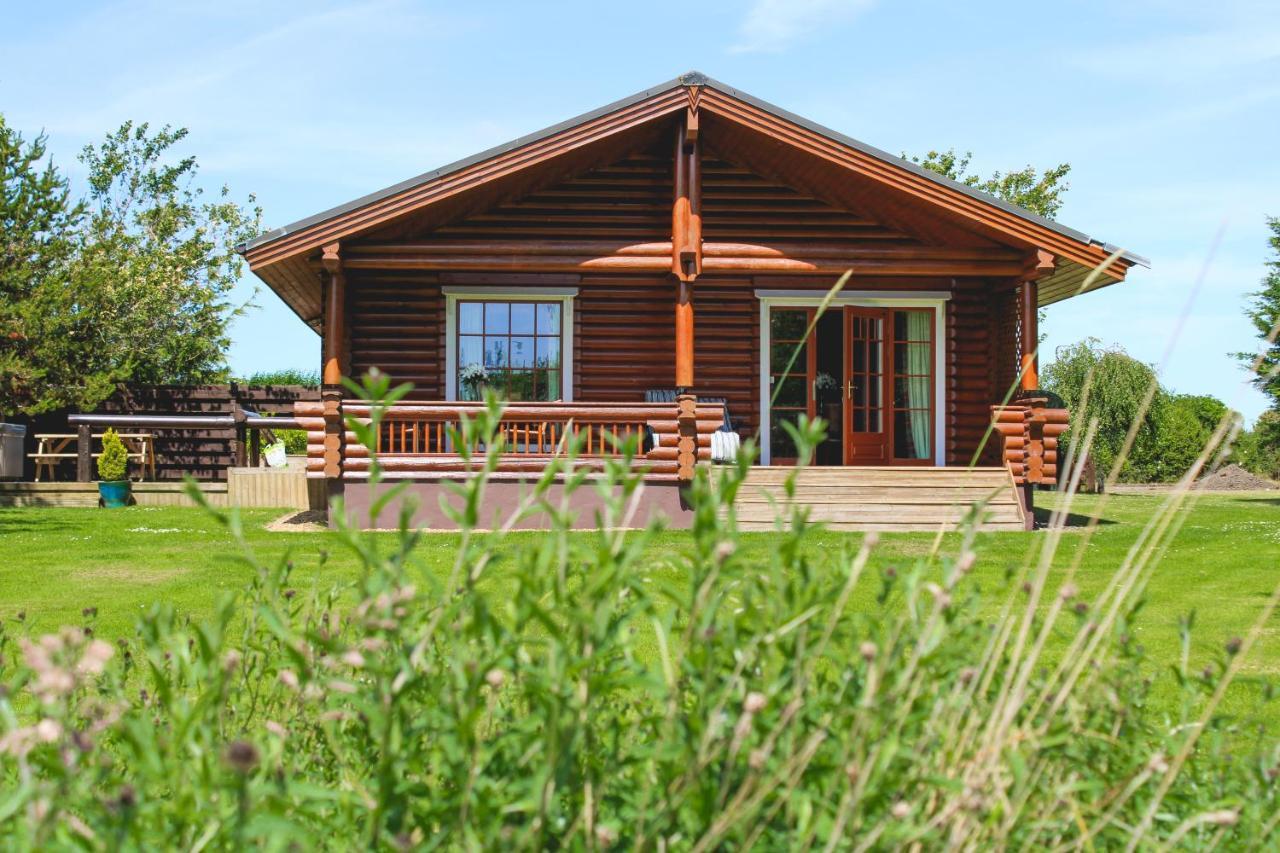 Tomatin - Luxury Two Bedroom Log Cabin With Hot Tub 버윅어폰트위드 외부 사진